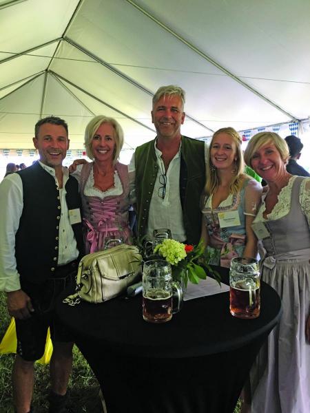 Tilo Fruth (BEKO)， Janni Sims, Frank Mueller, Sophia和Ulli。